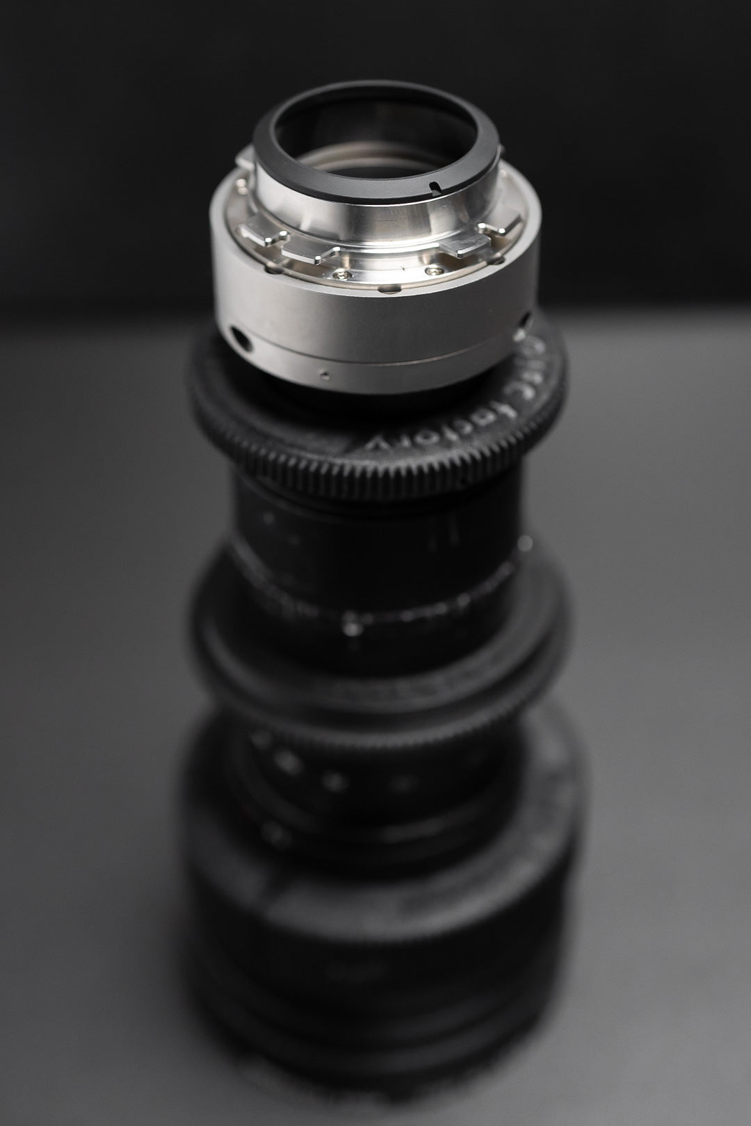 Angenieux 25-250mm Type B con mount PL custom e ghiere in PAHT rinforzato in fibra di carbonio