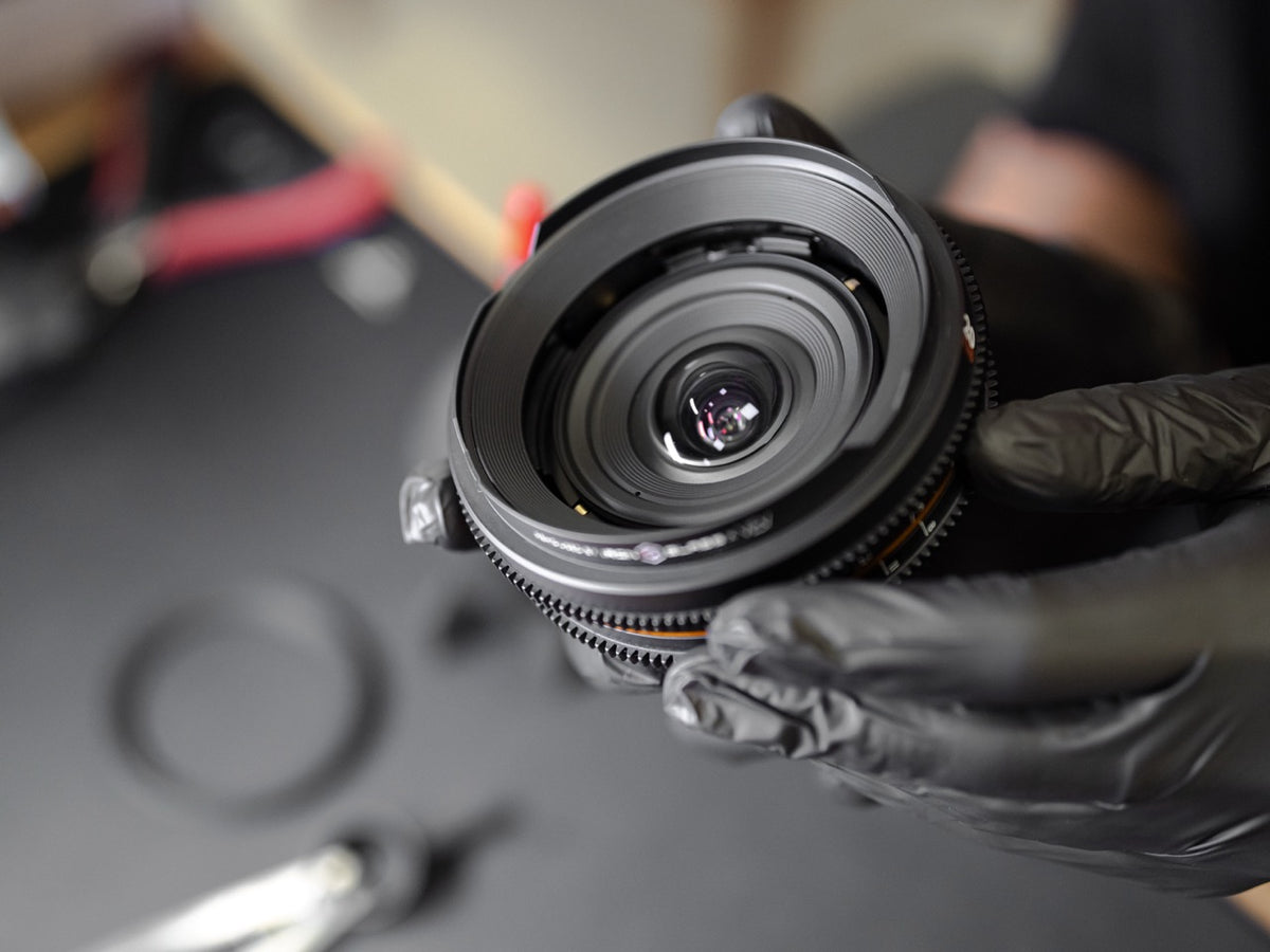 Verifica della collimazione di un'ottica cinematografica su banco