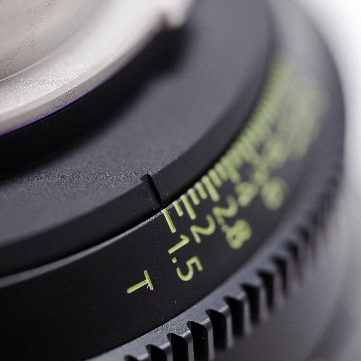 Ottica Canon CN-E smontata durante la conversione del mount a PL