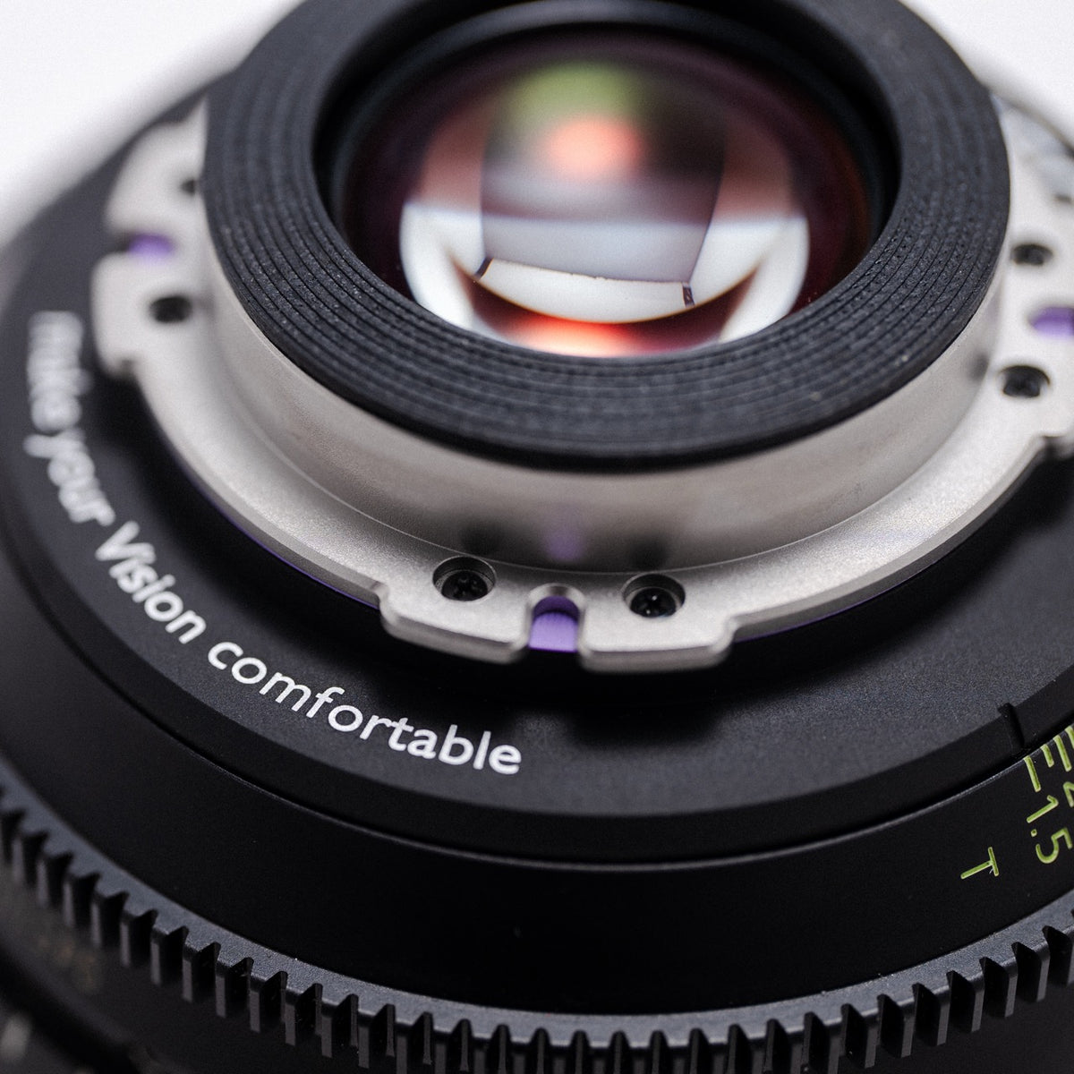 Dettaglio dell'innesto PL custom lavorato a CNC per Canon CN-E